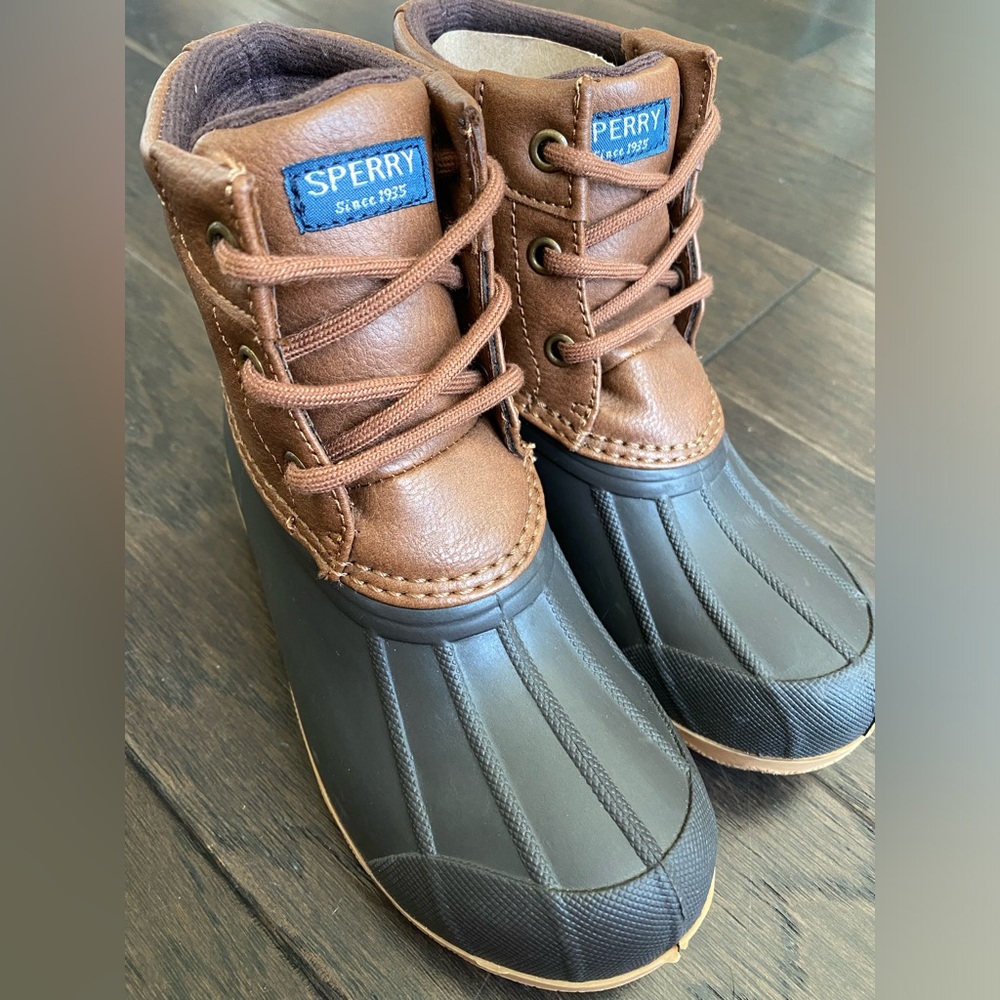 Boy’s Sperry Boots Sz 11 - Picture 2 of 8
